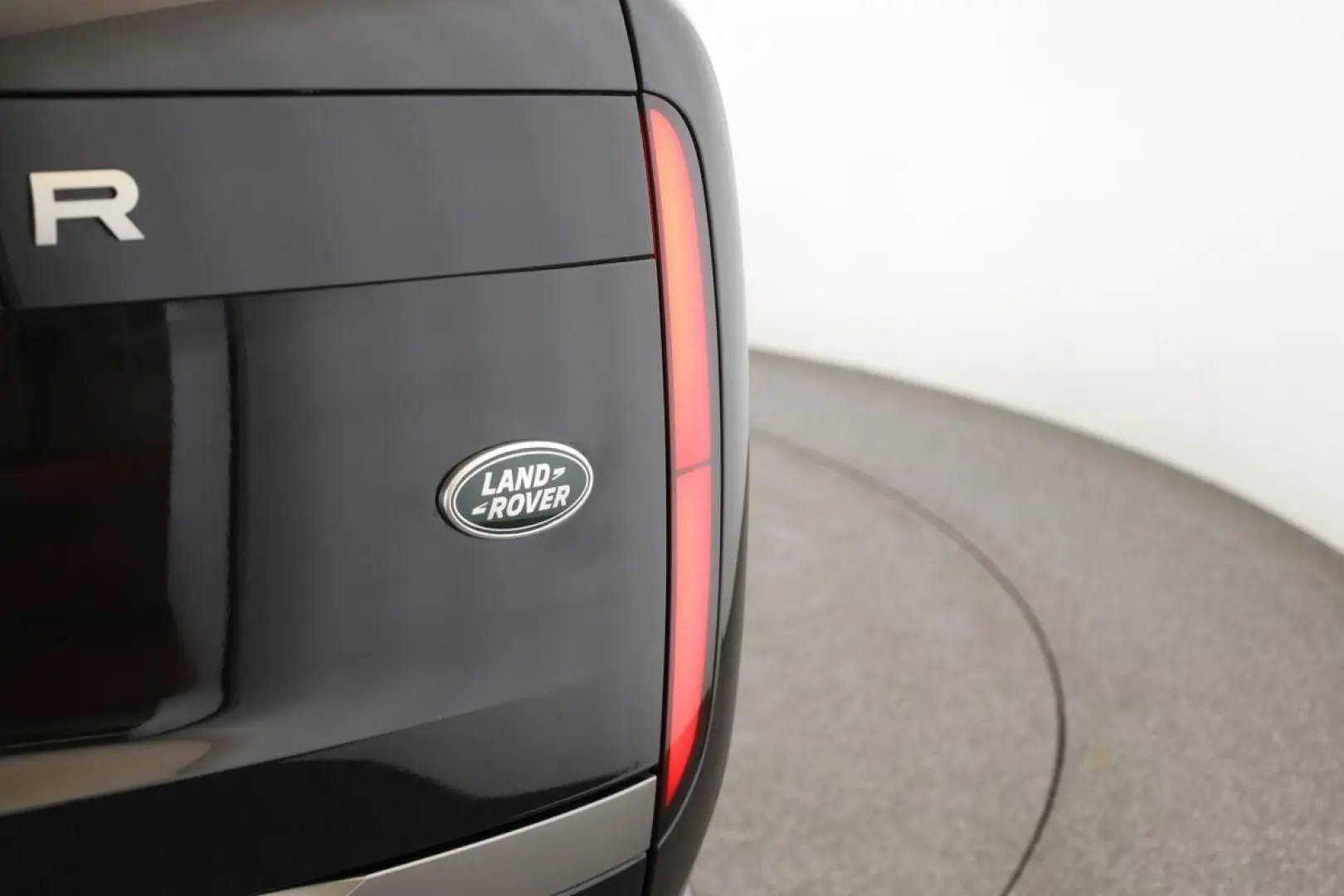 Range Rover P530 Autobiography LWB 7S Pano 23
