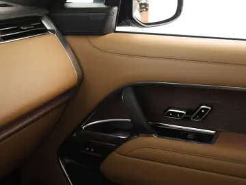 Range Rover P530 Autobiography LWB 7S Pano 23