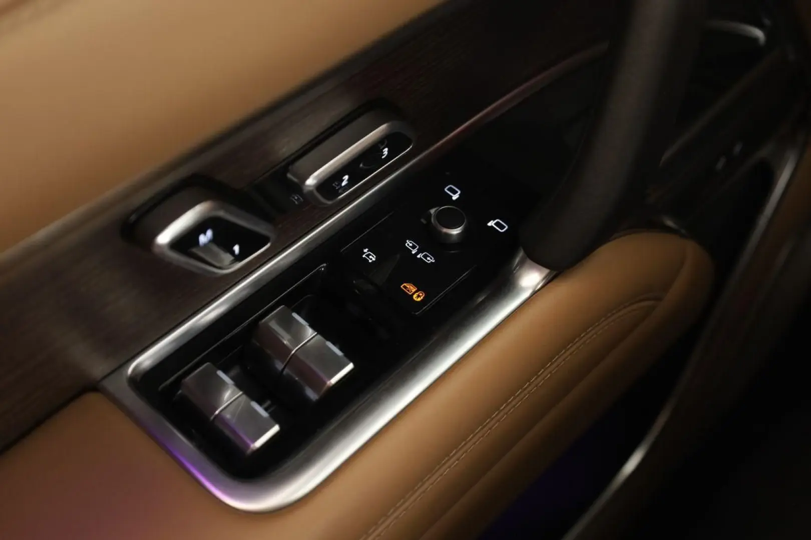 Range Rover P530 Autobiography LWB 7S Pano 23