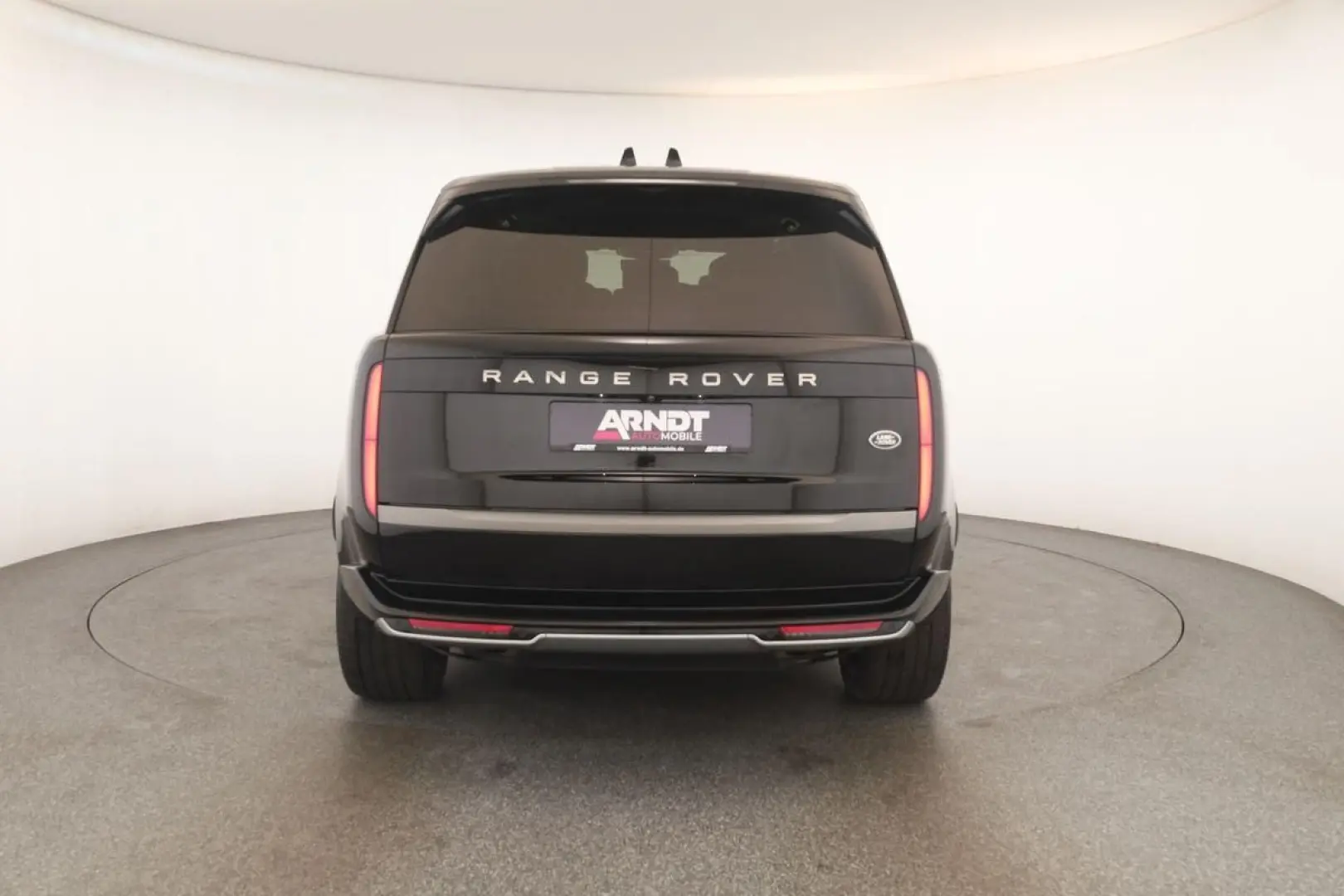 Range Rover P530 Autobiography LWB 7S Pano 23