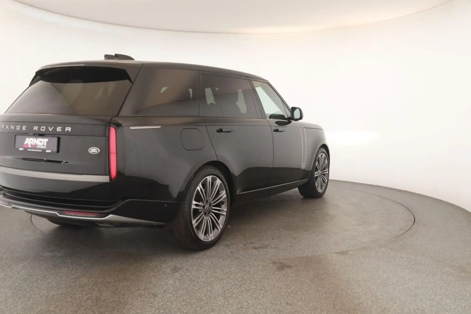 Range Rover P530 Autobiography LWB 7S Pano 23