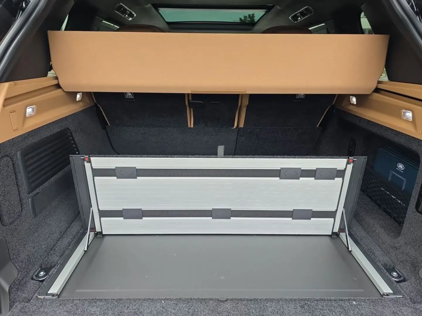Range Rover P460e Hybrid LWB 5-Sitzer Autobiogra