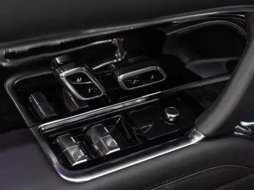 Range Rover Autobiography*MERIDIAN*23