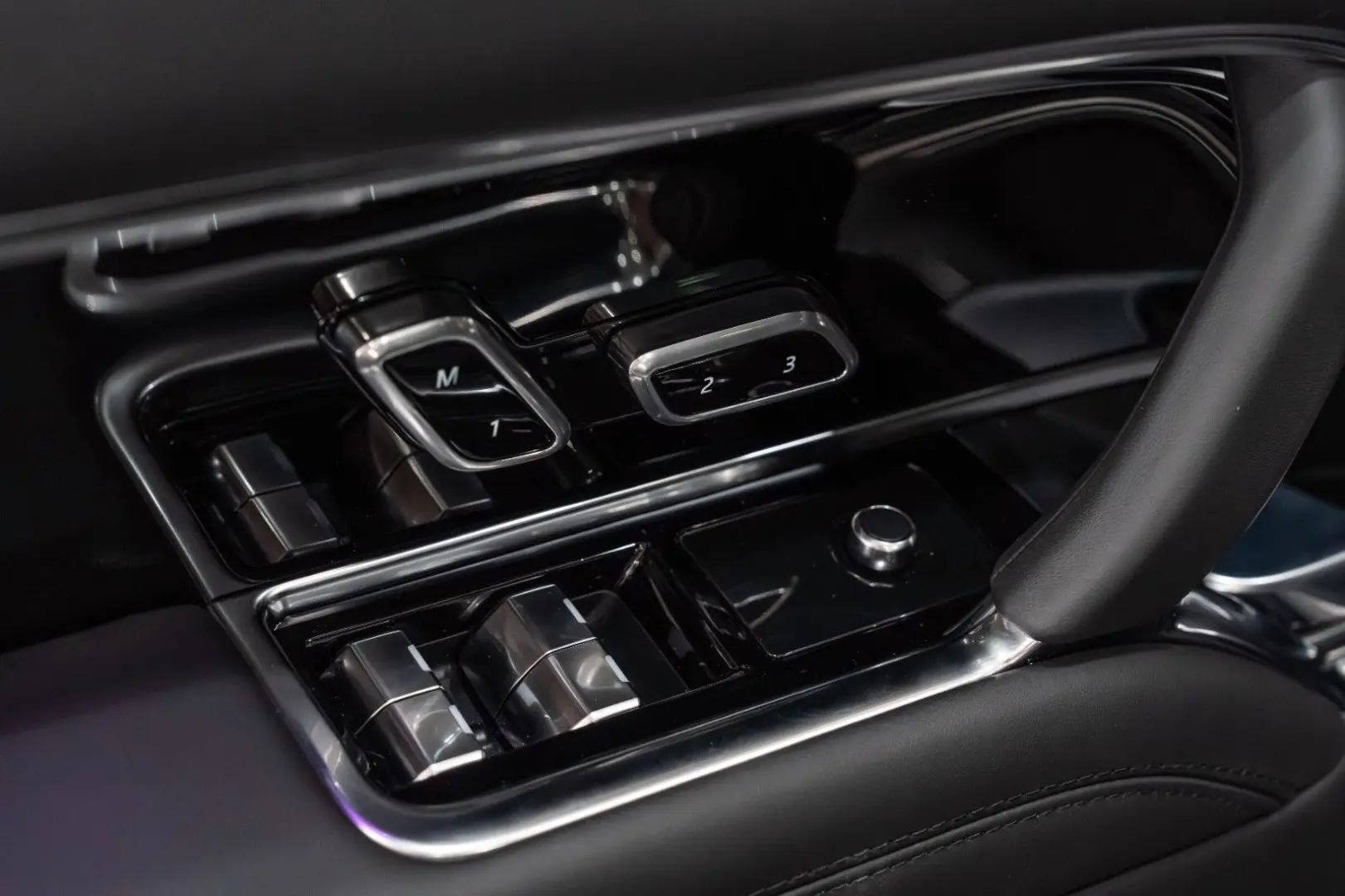 Range Rover Autobiography*MERIDIAN*23