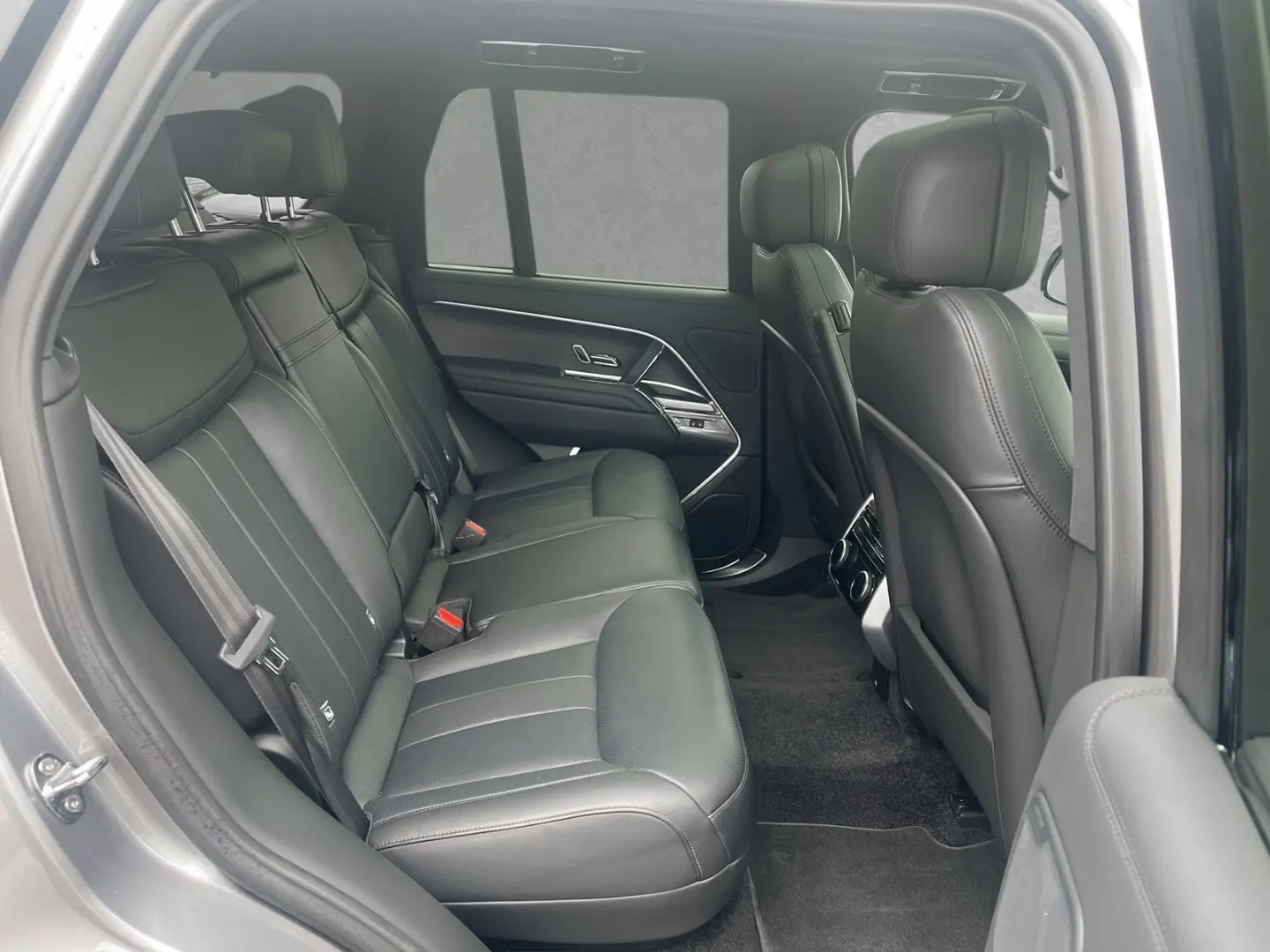 Range Rover HSE P460e,ClearSight,PanoSD,AHK,Shad