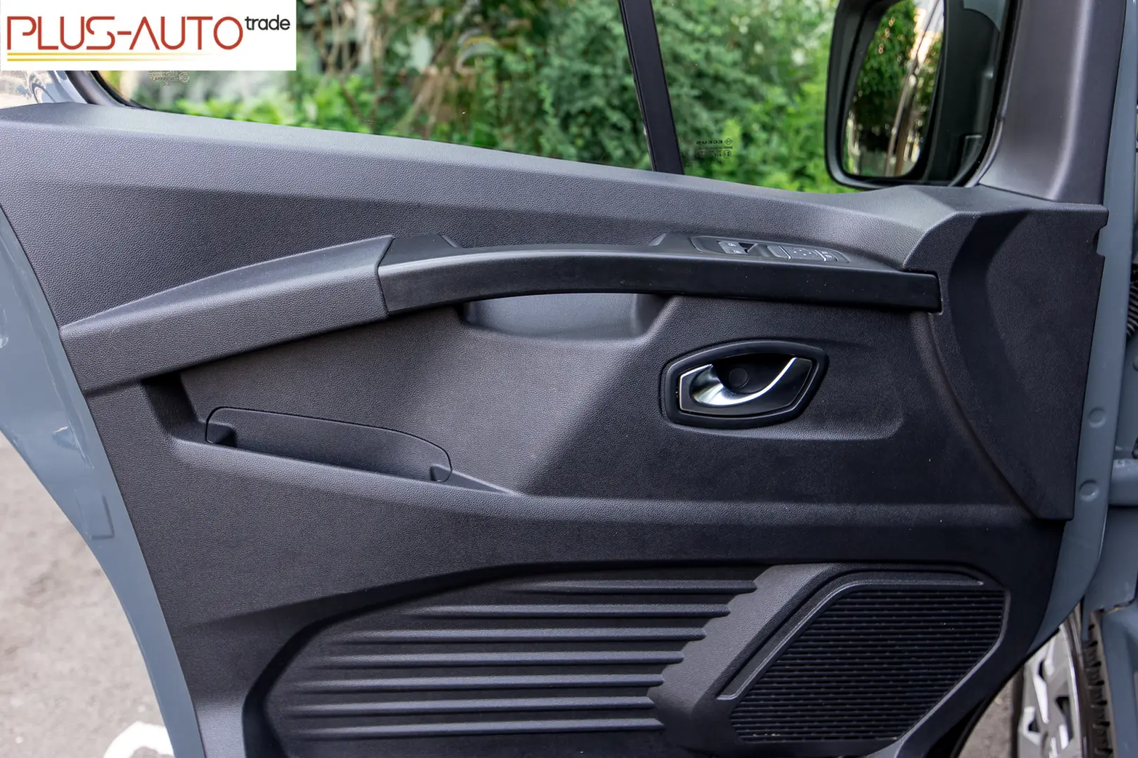 Renault Trafic Combi L2H1 -9 locuri - 150 CP - Manuală
