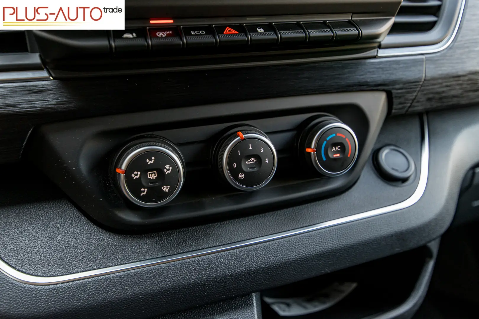 Renault Trafic Combi L2H1 -9 locuri - 150 CP - Manuală