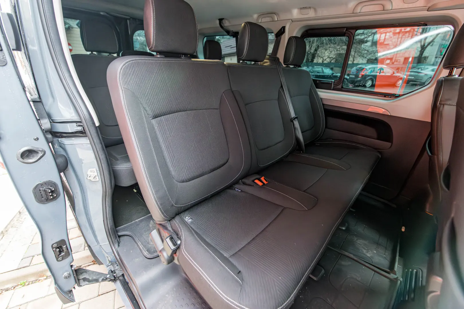 Renault Trafic Combi L2H1 -9 locuri - 150 CP - Manuală