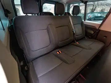 Renault Trafic Combi L2H1 -9 locuri - 150 CP - Manuală