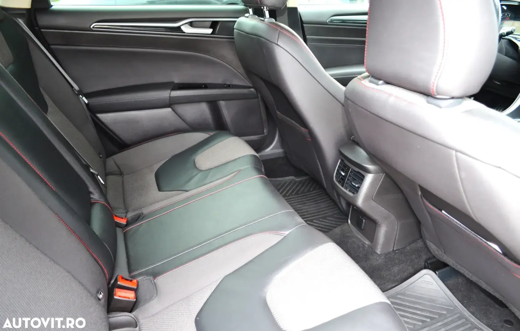 Ford Mondeo 2.0 TDCi Powershift ST Line High