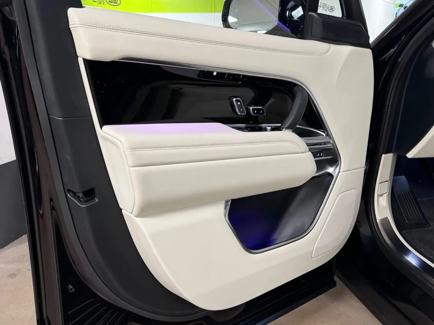RANGE ROVER VOGUE D350 HSE FOND TV MASSAGE FULL!