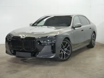 740d xDrive m Sport Pro  TwoTone DA PA-Prof Sky