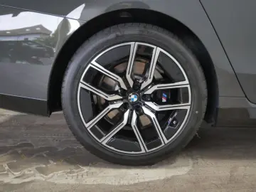740d xDrive m Sport Pro  TwoTone,DA/PA-Prof,Sky
