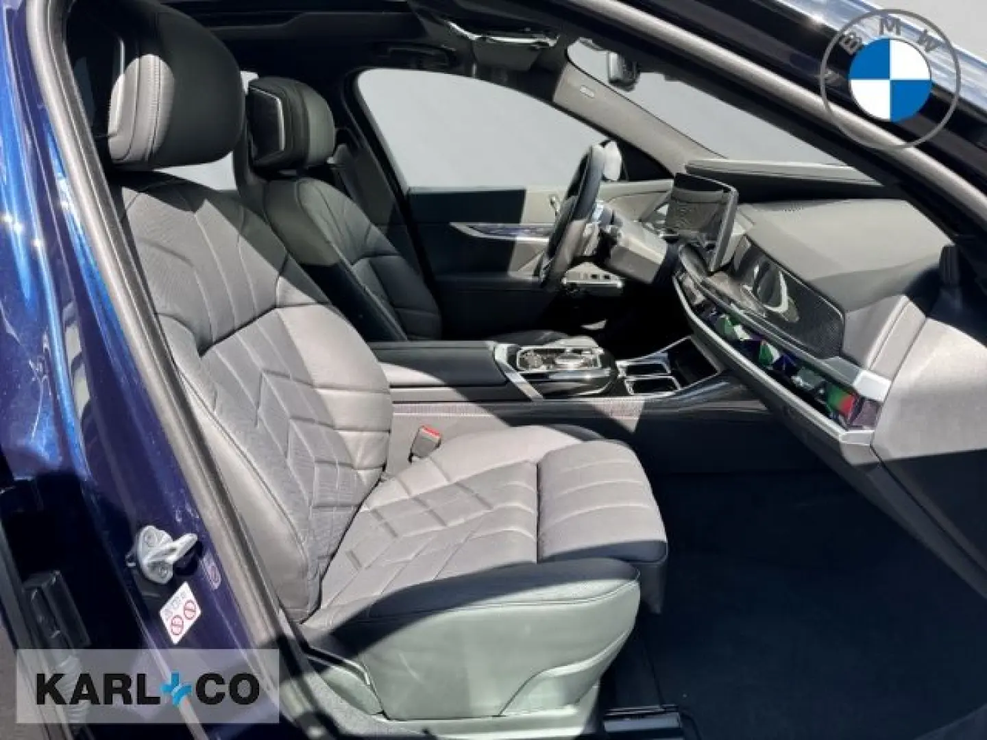 740 INDIVIDUAL Kristall TWO-TONE Executive Loung