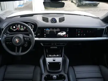 E-Hybrid Coupé PDISPLAY-ACC-LUFTF-PANO-BOSE-22RS