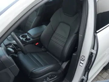 E-Hybrid Coupé PDISPLAY-ACC-LUFTF-PANO-BOSE-22RS