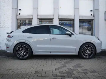 E-Hybrid Coupé PDISPLAY-ACC-LUFTF-PANO-BOSE-22RS