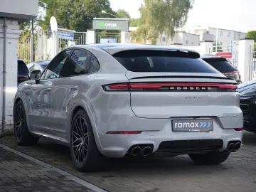 E-Hybrid Coupé PDISPLAY-ACC-LUFTF-PANO-BOSE-22RS