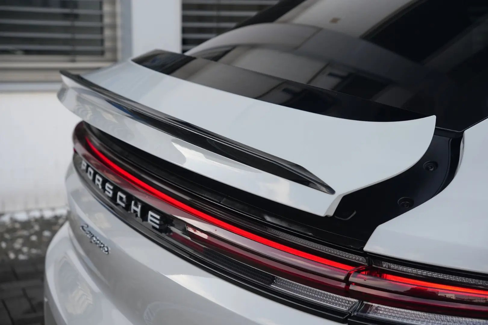 E-Hybrid Coupé PDISPLAY-ACC-LUFTF-PANO-BOSE-22RS