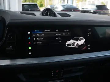 E-Hybrid Coupé PDISPLAY-ACC-LUFTF-PANO-BOSE-22RS