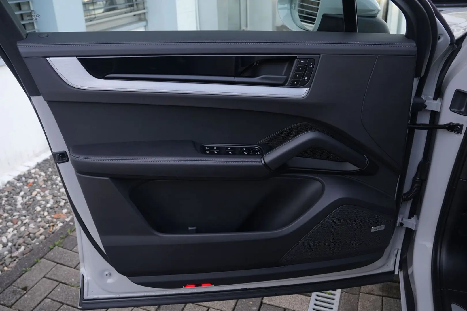 E-Hybrid Coupé PDISPLAY-ACC-LUFTF-PANO-BOSE-22RS