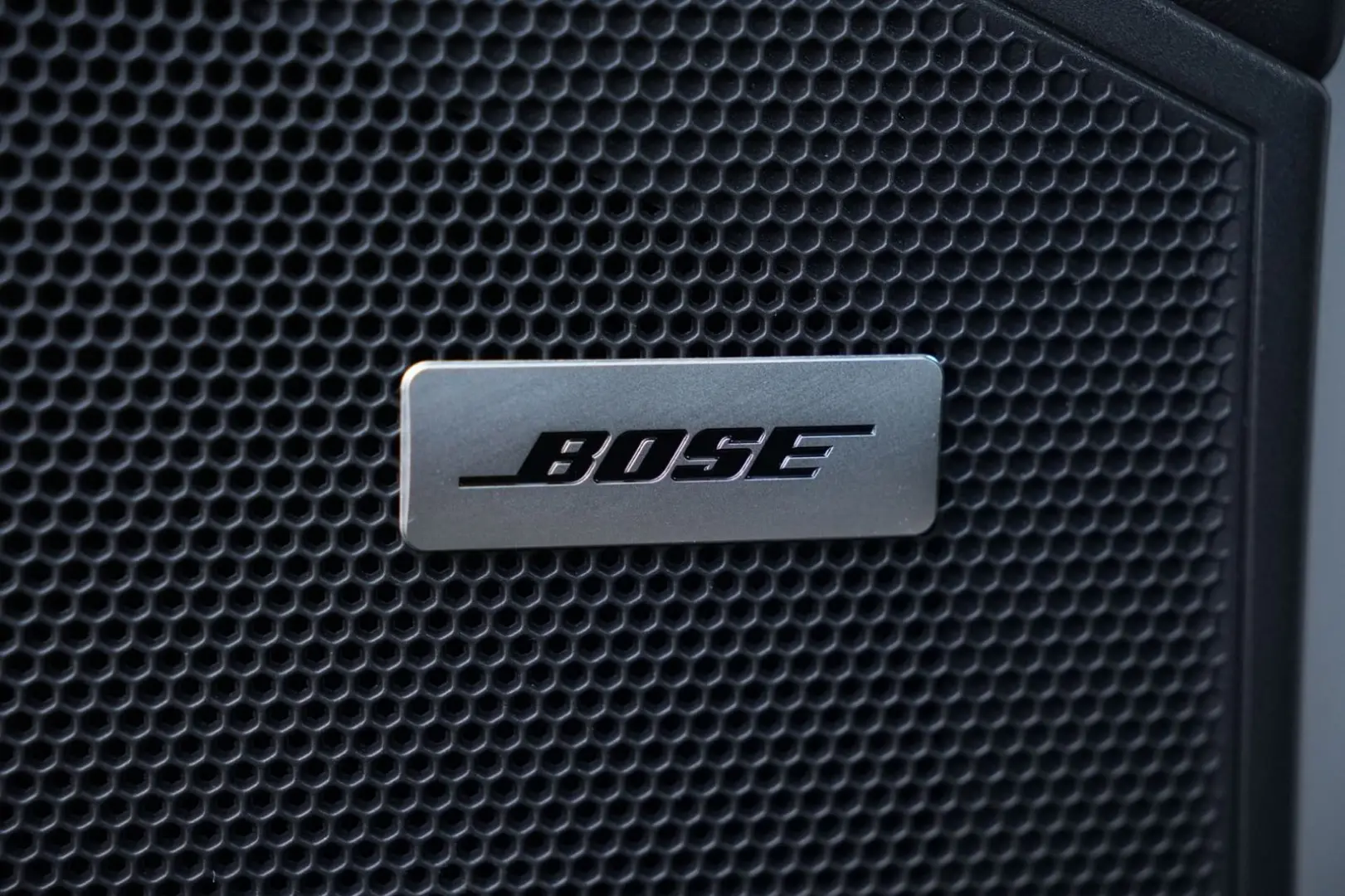 E-Hybrid Coupé PDISPLAY-ACC-LUFTF-PANO-BOSE-22RS