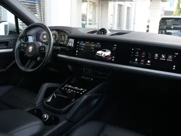 E-Hybrid Coupé PDISPLAY-ACC-LUFTF-PANO-BOSE-22RS