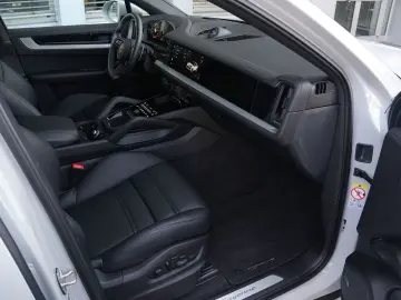 E-Hybrid Coupé PDISPLAY-ACC-LUFTF-PANO-BOSE-22RS