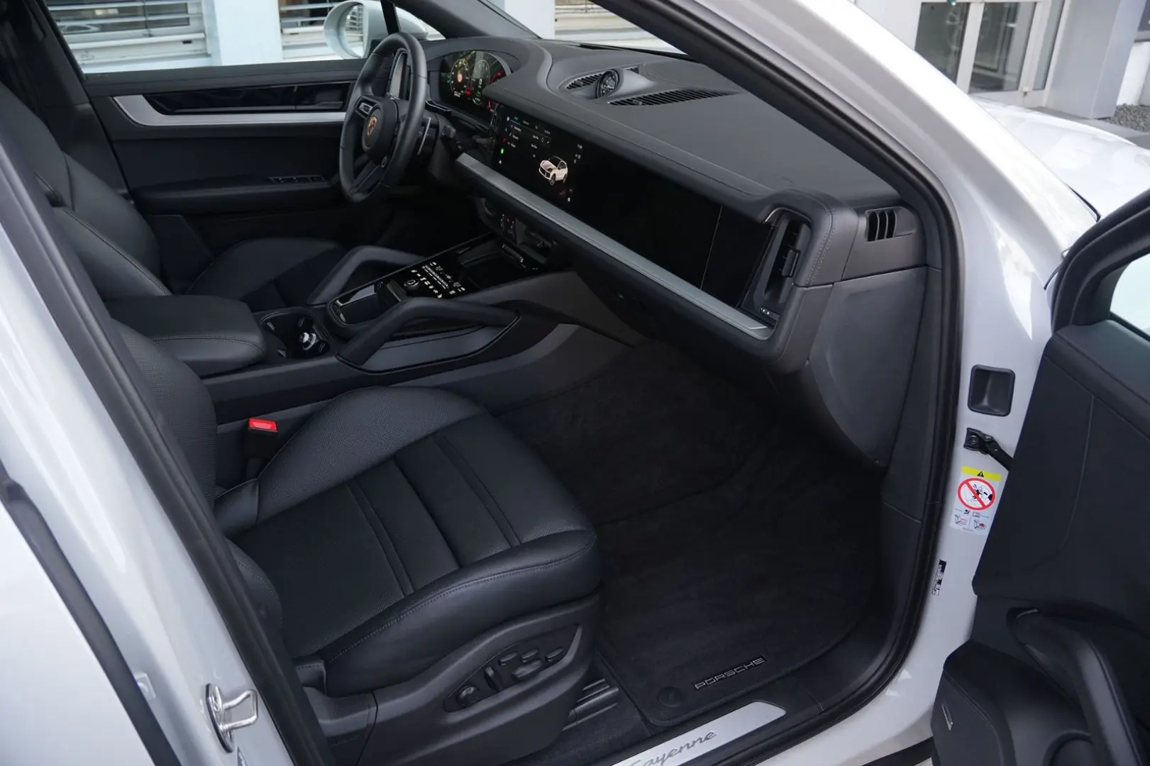 E-Hybrid Coupé PDISPLAY-ACC-LUFTF-PANO-BOSE-22RS