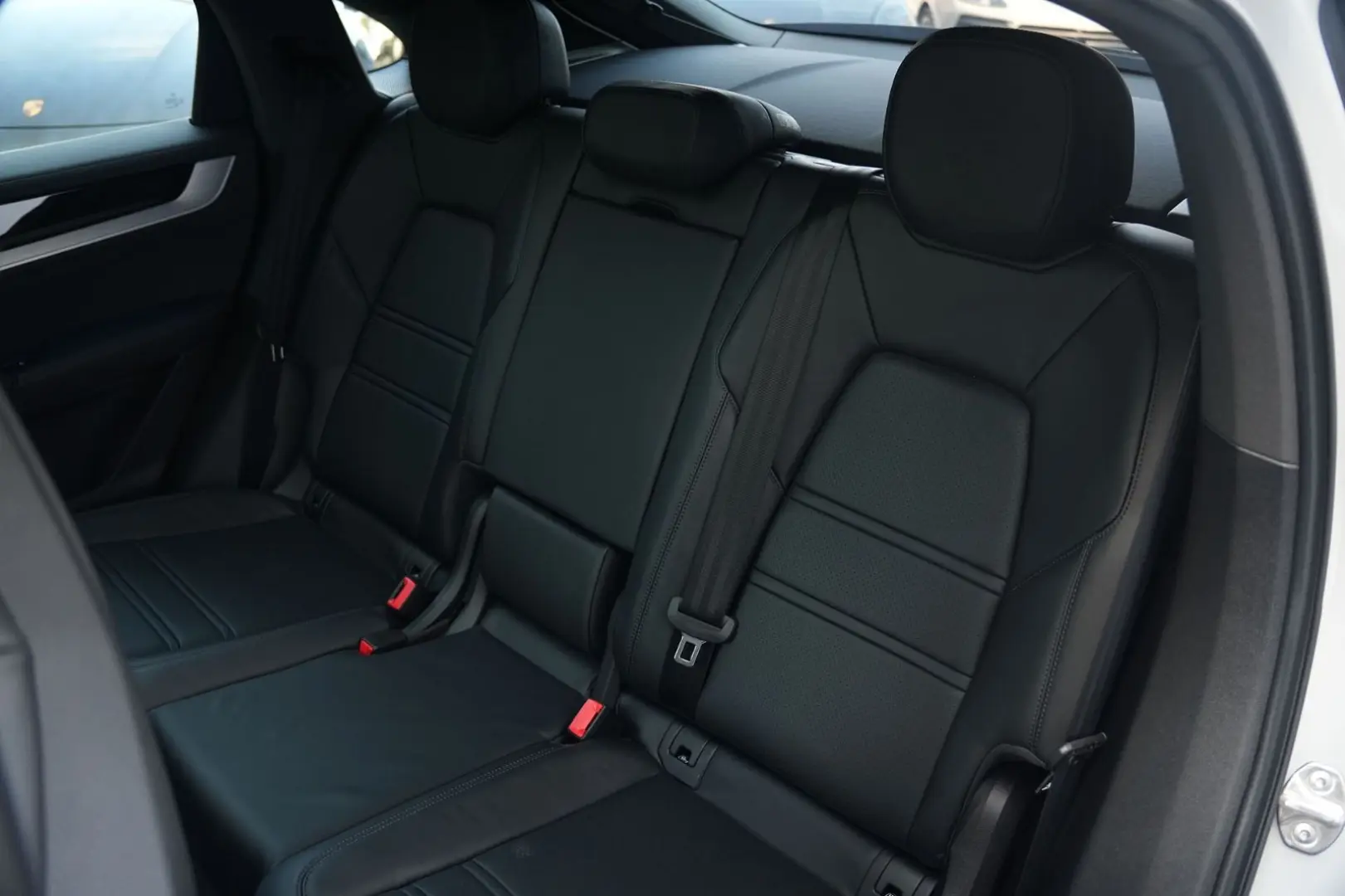 E-Hybrid Coupé PDISPLAY-ACC-LUFTF-PANO-BOSE-22RS