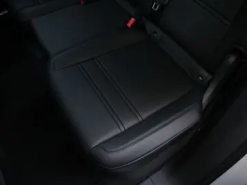 E-Hybrid Coupé PDISPLAY-ACC-LUFTF-PANO-BOSE-22RS