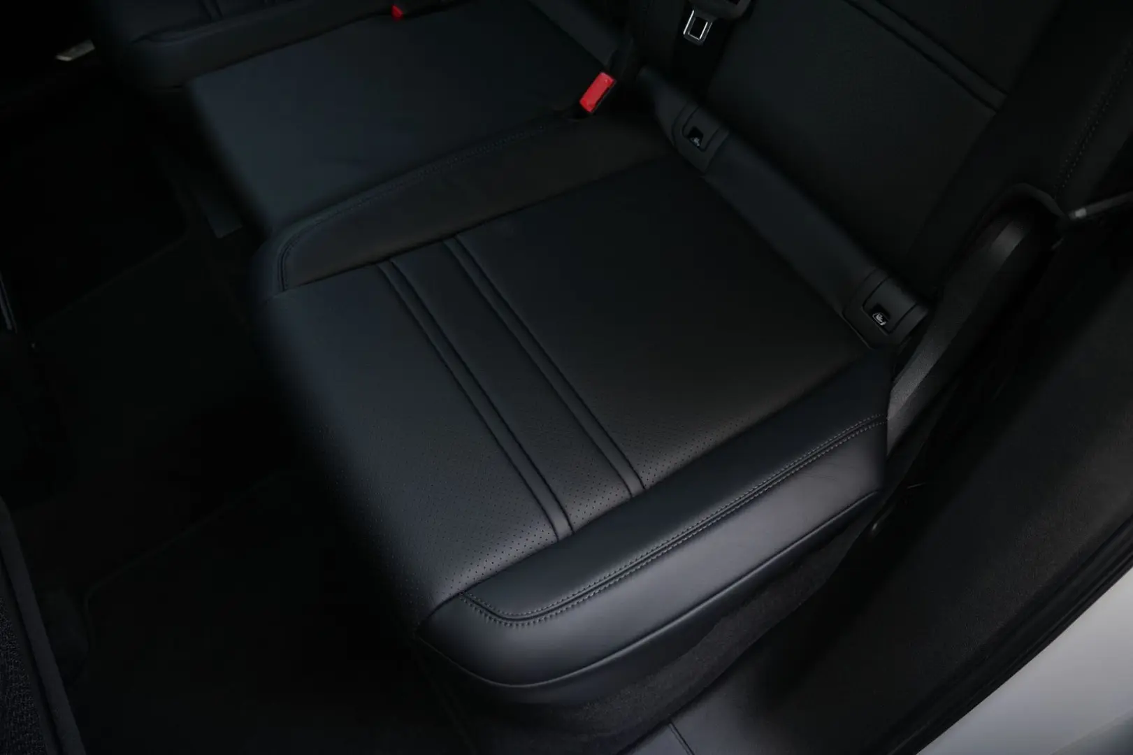 E-Hybrid Coupé PDISPLAY-ACC-LUFTF-PANO-BOSE-22RS
