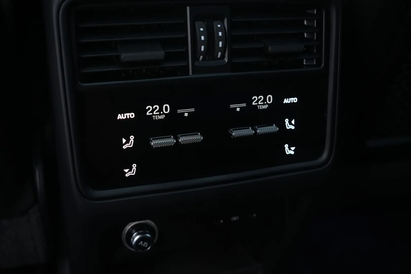 E-Hybrid Coupé PDISPLAY-ACC-LUFTF-PANO-BOSE-22RS