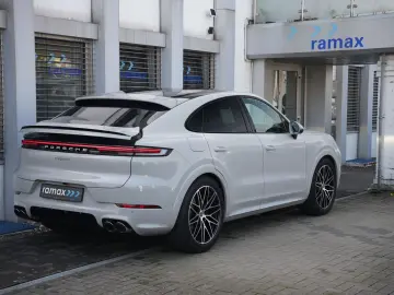 E-Hybrid Coupé PDISPLAY-ACC-LUFTF-PANO-BOSE-22RS