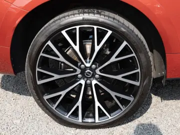 XC60 B4 R Design 2WD PDC SHZ NAVI KAMERA LED AHK