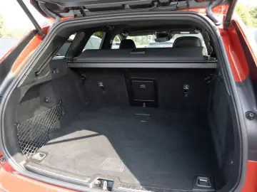 XC60 B4 R Design 2WD PDC SHZ NAVI KAMERA LED AHK