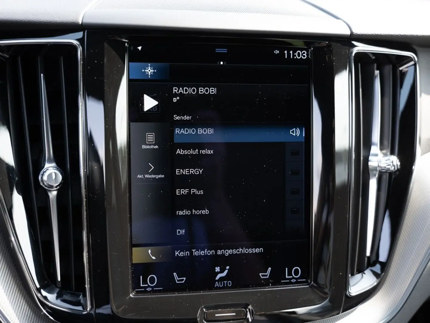 XC60 B4 R Design 2WD PDC SHZ NAVI KAMERA LED AHK