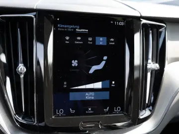 XC60 B4 R Design 2WD PDC SHZ NAVI KAMERA LED AHK
