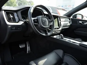 XC60 B4 R Design 2WD PDC SHZ NAVI KAMERA LED AHK
