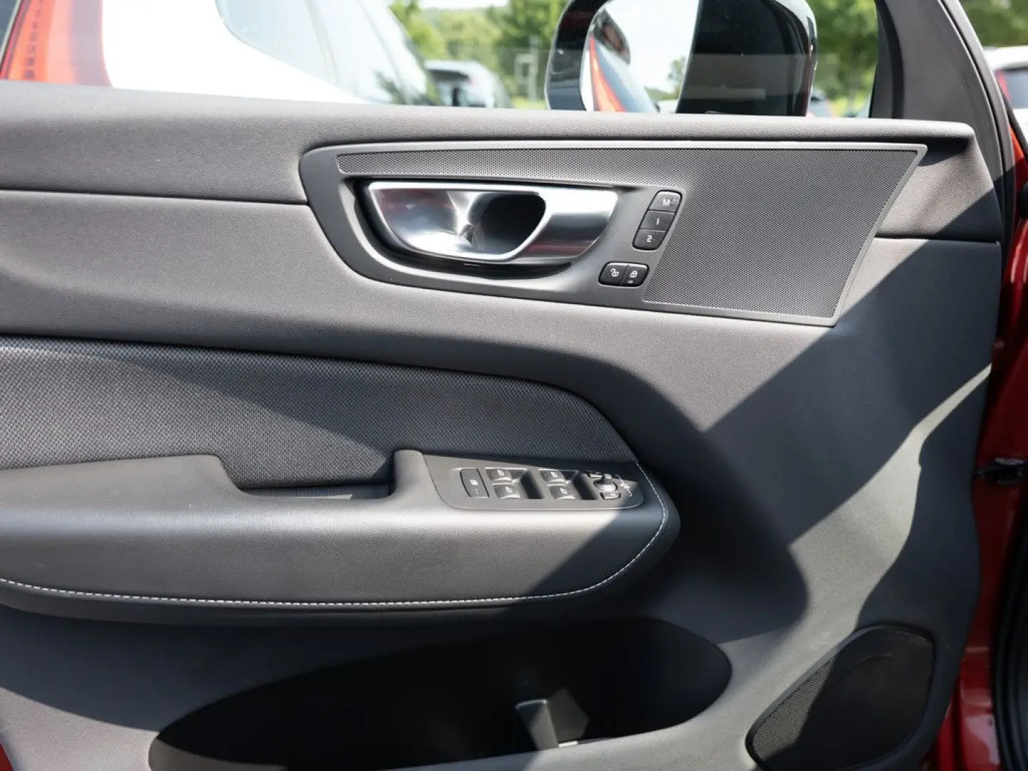 XC60 B4 R Design 2WD PDC SHZ NAVI KAMERA LED AHK