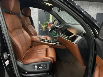 X7 xDrive 40 d /SKY LOUNGE / Iconic Glow / 1HAND
