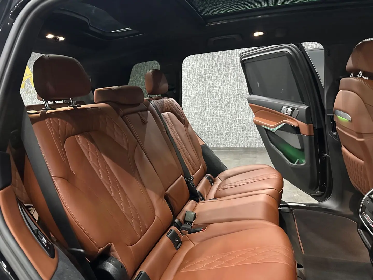 X7 xDrive 40 d /SKY LOUNGE / Iconic Glow / 1HAND