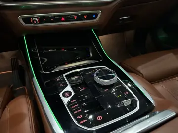 X7 xDrive 40 d /SKY LOUNGE / Iconic Glow / 1HAND