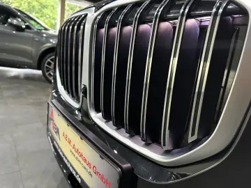 X7 xDrive 40 d /SKY LOUNGE / Iconic Glow / 1HAND