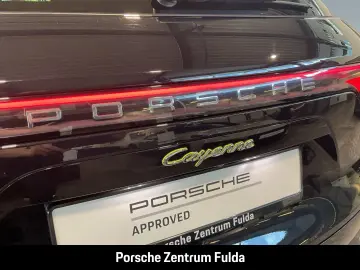 Cayenne E-Hybrid BOSE Panoramadach LED-Matrix