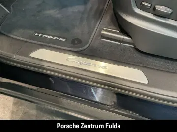 Cayenne E-Hybrid BOSE Panoramadach LED-Matrix