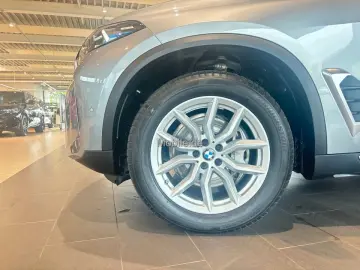 X5 xDrive30d Sport Aut. Komfortsitze Panorama