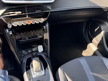 2008 Allure PureTech 130ps Automatik  2020/08