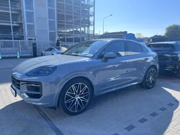 Porsche Cayenne Coupe GTS artik 3 display 22