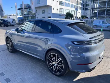 Porsche Cayenne Coupe GTS,artik/3 display,22